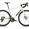 Vélo BH ULTRALIGHT EVO Disc SRAM Rival AXS 12V 2022 Blanc/noir 2 Vélo BH ULTRALIGHT EVO Disc SRAM Rival AXS 12V 2022 Blanc/noir -Vélos de Route Soldes BH ultralight evo disc 8.0 2022 blanc