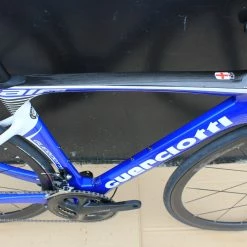 Vélo GUERCIOTTI EUREKA AIR Carbone Shimano Ultégra 8000 11V Bleu/blanc -Vélos de Route Soldes guerciotti bleu 2 scaled 1