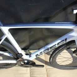 BH Vélo MASSI ARROW Race Carbone Shimano Ultégra Di2 12V Blanc 9 BH Vélo MASSI ARROW Race Carbone Shimano Ultégra Di2 12V Blanc -Vélos de Route Soldes massi arrow blanc 2 scaled 2