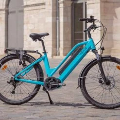 25 Kg Vélo électrique VIRAGE FLEURON 624Wh 150 Kms 2022 Caraïbes (Made In France) -Vélos de Route Soldes virage fleuron bleu ciel photo